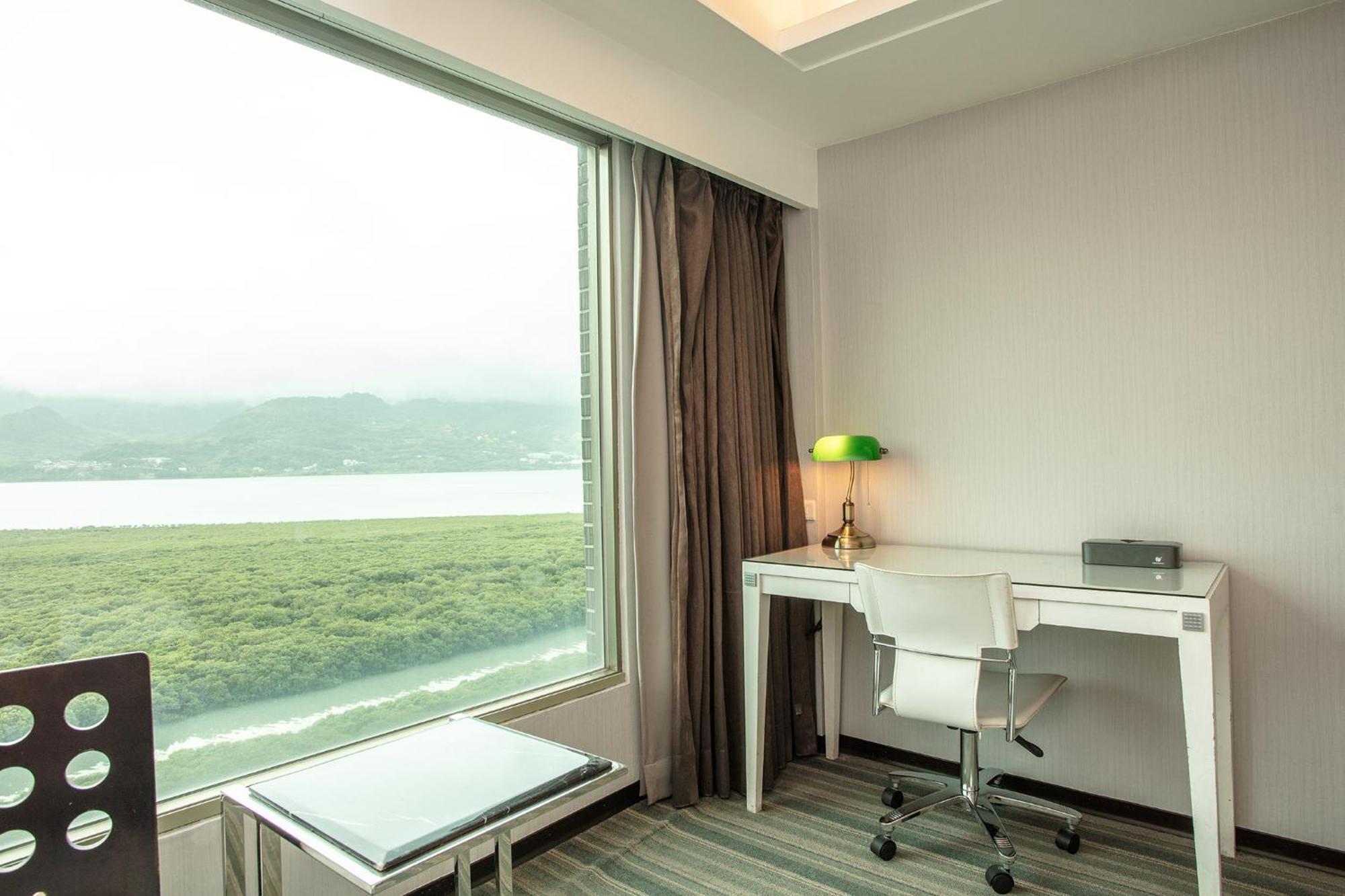 觀海樓海景大飯店 Hotel Cloud Riverside Tamsui Exterior foto