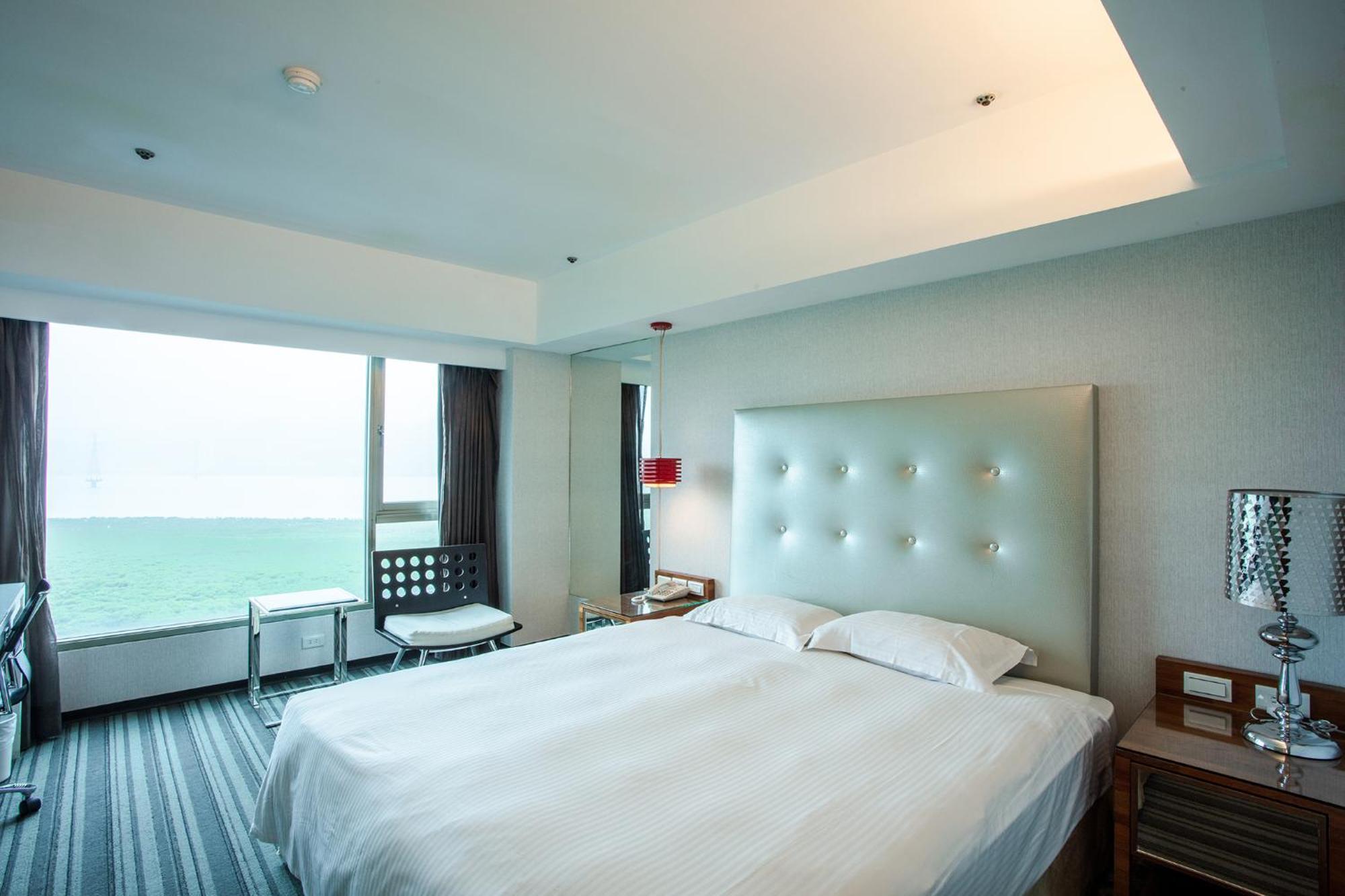 觀海樓海景大飯店 Hotel Cloud Riverside Tamsui Exterior foto